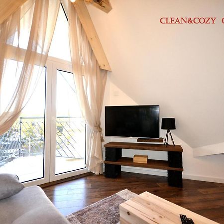 C L E A N&C O Z Y Apartmani Divcibare Exterior photo