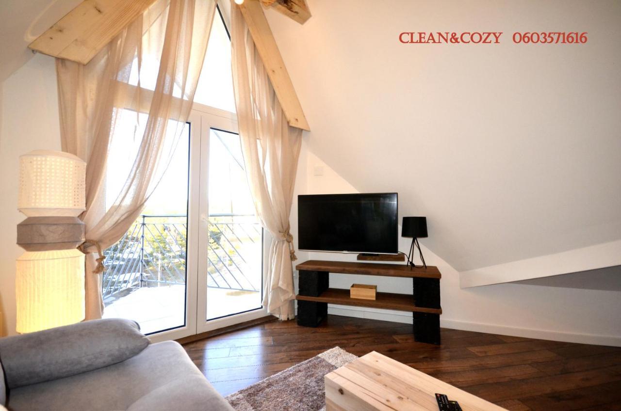 C L E A N&C O Z Y Apartmani Divcibare Exterior photo
